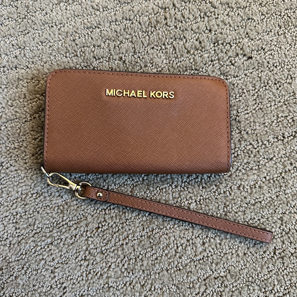 *SOLD*MICHAEL KORS - Wristlet - Phone Case - Wallet